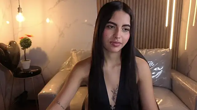 Perla lovely  online show from 04/27/26, 12:47