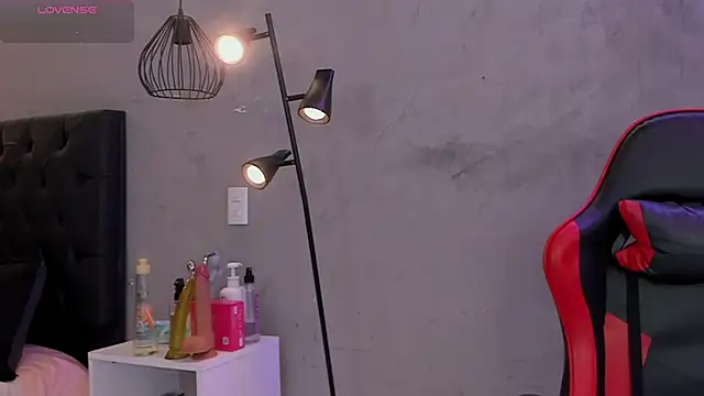 naomi  blair online show from 04/01/26, 02:56