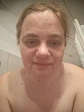 Snapshot of VitniKis chatting on 02/04/26, 08:25 VitniKis online show from 02/04/26, 08:25