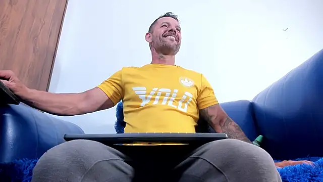 Snapshot of HardenedDad chatting on 02/25/26, 07:23 HardenedDad online show from 02/25/26, 07:23