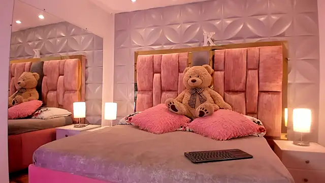 Snapshot of Paris_Velvet chatting on 02/09/26, 09:52 Paris Velvet online show from 02/09/26, 09:52