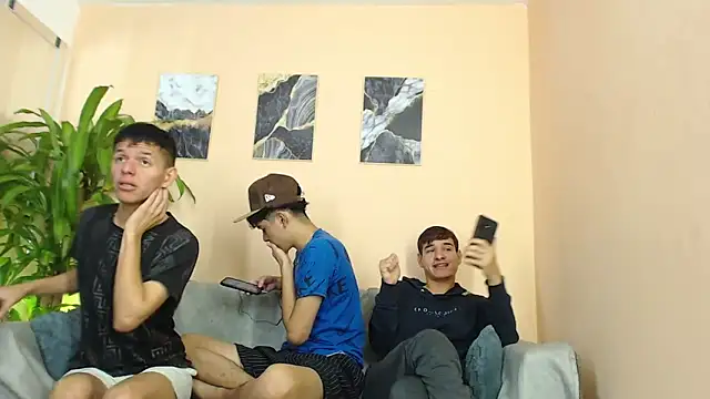 Snapshot of DesiresOfOlympus_ chatting on 02/16/26, 08:38 DesiresOfOlympus online show from 02/16/26, 08:38