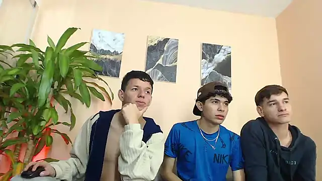 Snapshot of DesiresOfOlympus_ chatting on 02/25/26, 09:13 DesiresOfOlympus online show from 02/25/26, 09:13