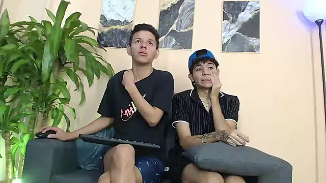 Snapshot of DesiresOfOlympus_ chatting on 03/01/26, 01:24 DesiresOfOlympus online show from 03/01/26, 01:24