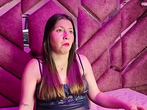 EmberCooper  online show from 04/21/26, 02:04