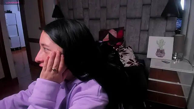 Snapshot of Maitebigboobs chatting on 02/25/26, 05:06 Maitebigboobs online show from 02/25/26, 05:06