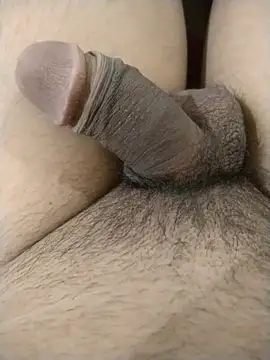 Snapshot of rosz_ chatting on 02/21/26, 05:14 rosz online show from 02/21/26, 05:14