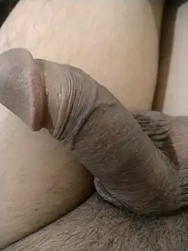 Snapshot of rosz_ chatting on 02/27/26, 05:02 rosz online show from 02/27/26, 05:02