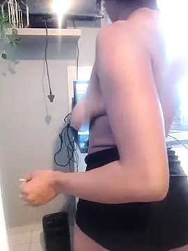 LADY-NESH online show from 04/17/26, 04:37