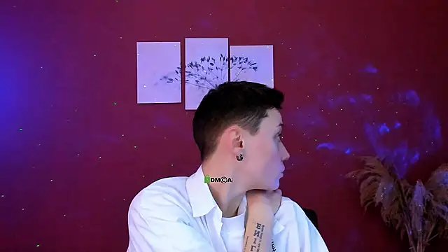 Snapshot of emi_fade chatting on 02/12/26, 09:37 emi fade online show from 02/12/26, 09:37