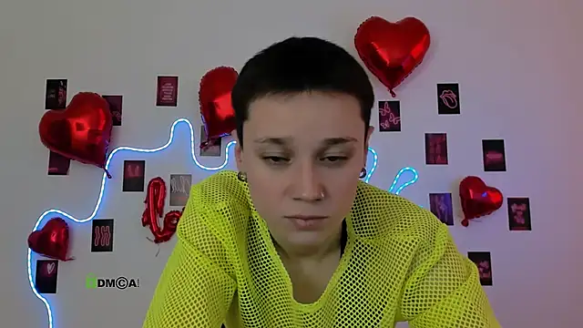 Snapshot of emi_fade chatting on 02/18/26, 10:11 emi fade online show from 02/18/26, 10:11