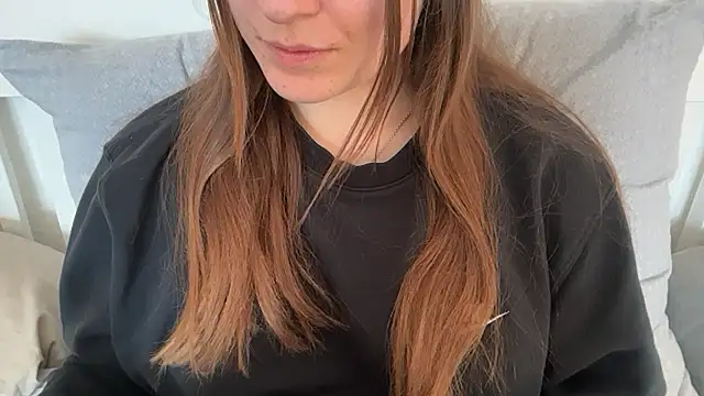 Lucyschickt online show from 05/15/26, 06:31