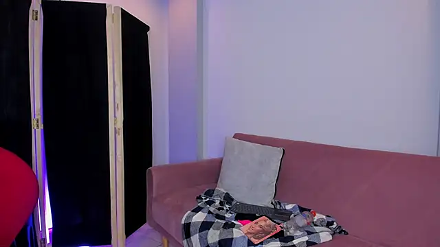 Lia Nova online show from 03/08/26, 01:36