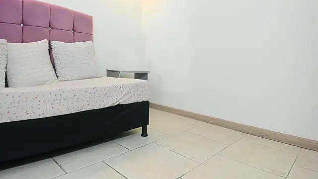 Lia Nova online show from 03/11/26, 07:42