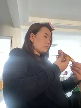 Snapshot of Youyou_12 chatting on 02/03/26, 03:37 Youyou 12 online show from 02/03/26, 03:37