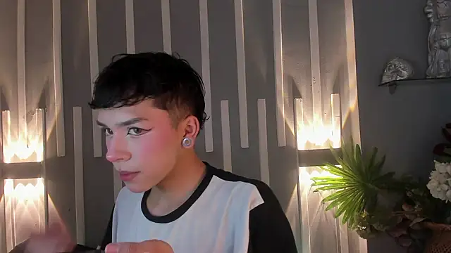 Snapshot of Camilo_X_x chatting on 02/20/26, 11:54 Camilo X x online show from 02/20/26, 11:54