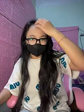 Leeeiuu online show from 02/21/26, 12:17