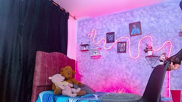 Everlin  Hot  online show from 02/05/26, 11:26