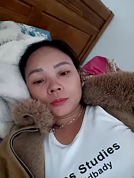 Snapshot of neyney110 chatting on 02/06/26, 04:17 neyney110 online show from 02/06/26, 04:17