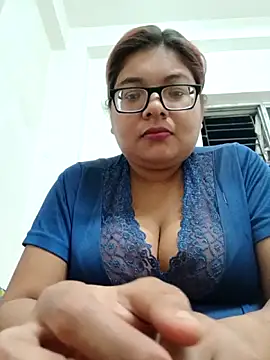 Elie Hallway online show from 04/06/26, 06:53