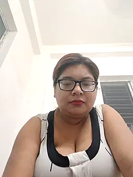Snapshot of Elie_Hallway chatting on 05/03/26, 06:58 Elie Hallway online show from 05/03/26, 06:58