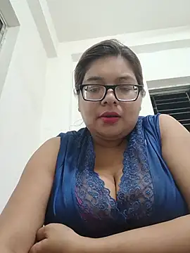 Snapshot of Elie_Hallway chatting on 05/16/26, 05:45 Elie Hallway online show from 05/16/26, 05:45