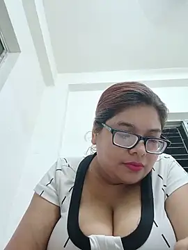 Snapshot of Elie_Hallway chatting on 05/19/26, 07:09 Elie Hallway online show from 05/19/26, 07:09