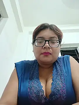 Snapshot of Elie_Hallway chatting on 05/30/26, 07:00 Elie Hallway online show from 05/30/26, 07:00