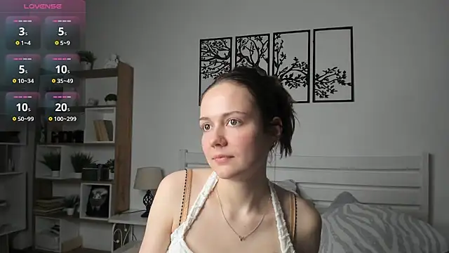 Snapshot of MalvinaTrafford chatting on 02/04/26, 08:14 MalvinaTrafford online show from 02/04/26, 08:14