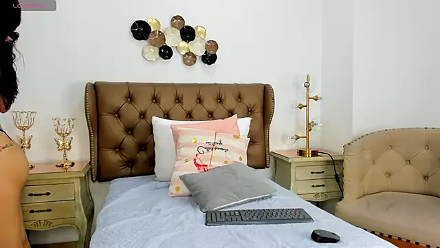 maria 09  online show from 04/07/26, 06:41