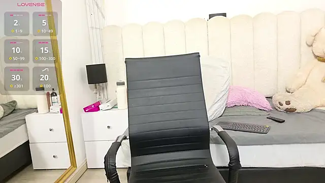 Snapshot of Abi_dolll chatting on 02/23/26, 12:46 Abi dolll online show from 02/23/26, 12:46