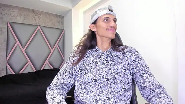 Snapshot of Noha-Smith chatting on 02/05/26, 04:28 Noha-Smith online show from 02/05/26, 04:28