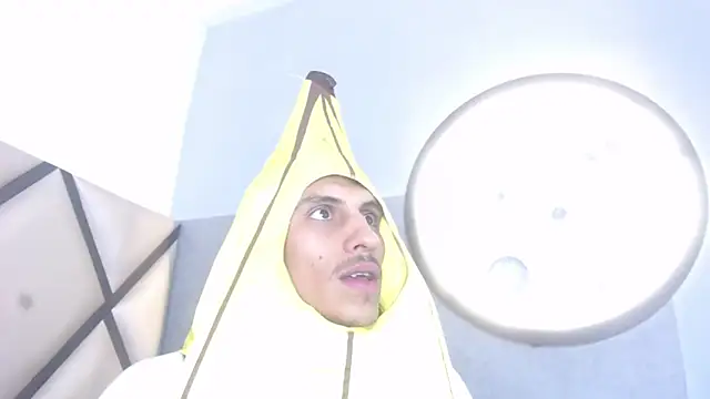 Snapshot of Noha-Smith chatting on 02/13/26, 04:30 Noha-Smith online show from 02/13/26, 04:30