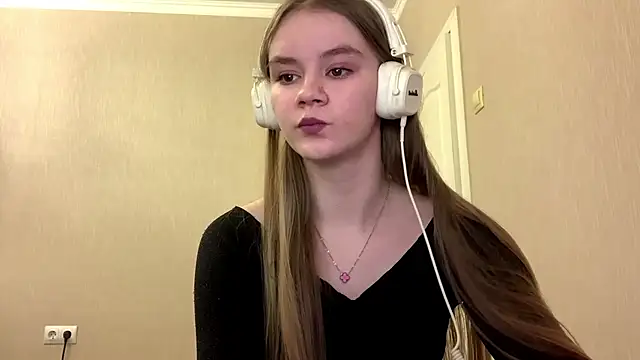 Snapshot of AgnesShy_ chatting on 02/21/26, 07:20 AgnesShy online show from 02/21/26, 07:20