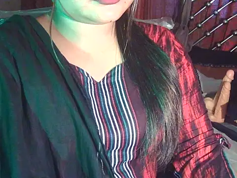 Nusrat Faria online show from 05/16/26, 04:20