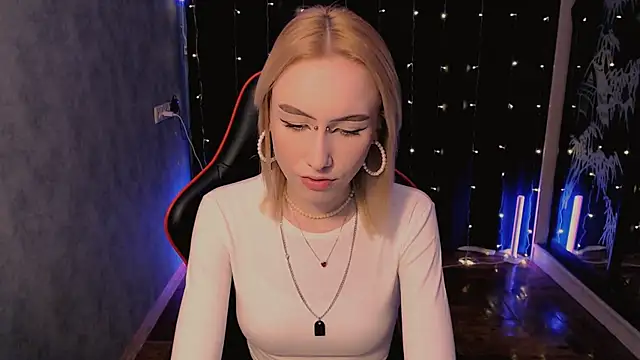 Snapshot of crybambi chatting on 02/17/26, 08:33 crybambi online show from 02/17/26, 08:33