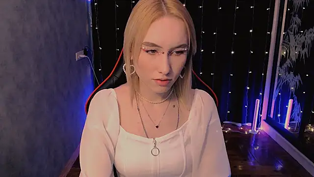 Snapshot of crybambi chatting on 02/18/26, 07:15 crybambi online show from 02/18/26, 07:15