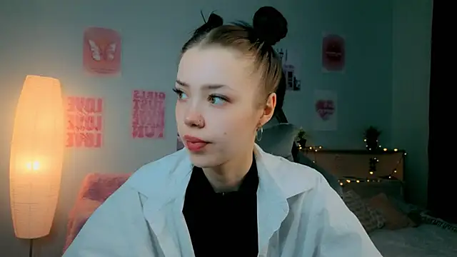 Snapshot of Vexnexe chatting on 02/03/26, 04:21 Vexnexe online show from 02/03/26, 04:21