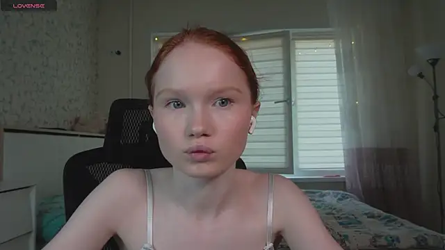 Snapshot of Nellie_baby chatting on 07/24/26, 11:52 Nellie baby online show from 07/24/26, 11:52