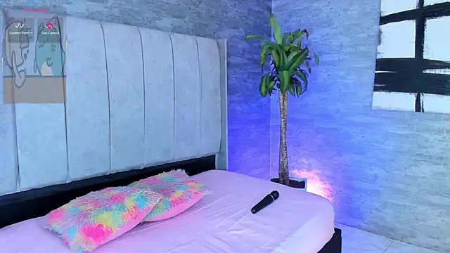 Snapshot of IsabellaRossi_ chatting on 02/11/26, 12:10 IsabellaRossi online show from 02/11/26, 12:10