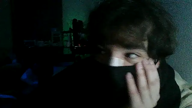 Snapshot of RaccooIsHere chatting on 02/26/26, 07:02 RaccooIsHere online show from 02/26/26, 07:02