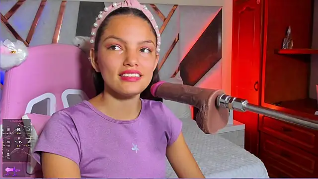 Snapshot of isa_kolins chatting on 02/23/26, 10:56 isa kolins online show from 02/23/26, 10:56