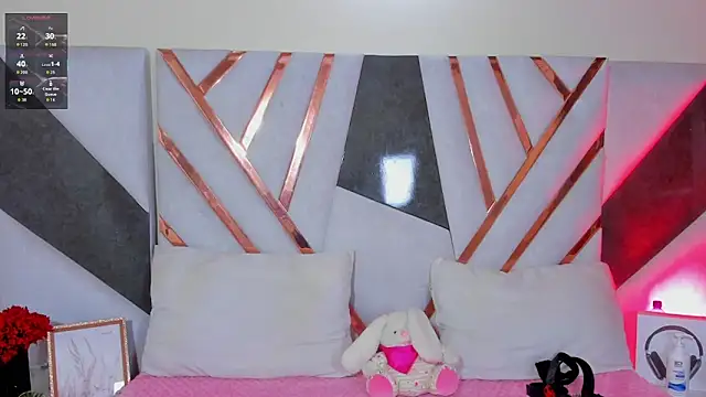 Snapshot of isa_kolins chatting on 03/03/26, 10:32 isa kolins online show from 03/03/26, 10:32