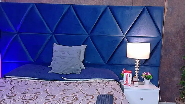 Snapshot of Britany_Fox_ chatting on 02/14/26, 02:14 Britany Fox online show from 02/14/26, 02:14