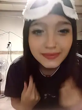 Snapshot of dieciochoyundia chatting on 03/01/26, 01:29 dieciochoyundia online show from 03/01/26, 01:29