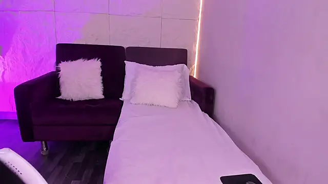 Yalezka  online show from 02/16/26, 12:01