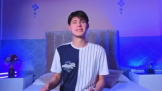 Snapshot of Derek_Sinn chatting on 02/23/26, 08:06 Derek Sinn online show from 02/23/26, 08:06