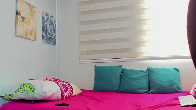 Snapshot of LunaLith chatting on 02/23/26, 03:42 LunaLith online show from 02/23/26, 03:42