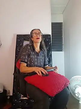 laurasofia45 online show from 02/09/26, 07:07