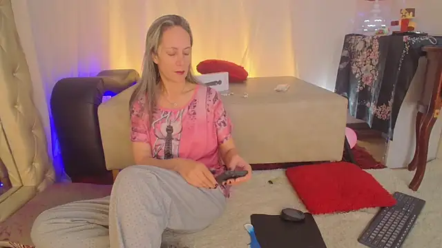 laurasofia45 online show from 06/11/26, 11:19